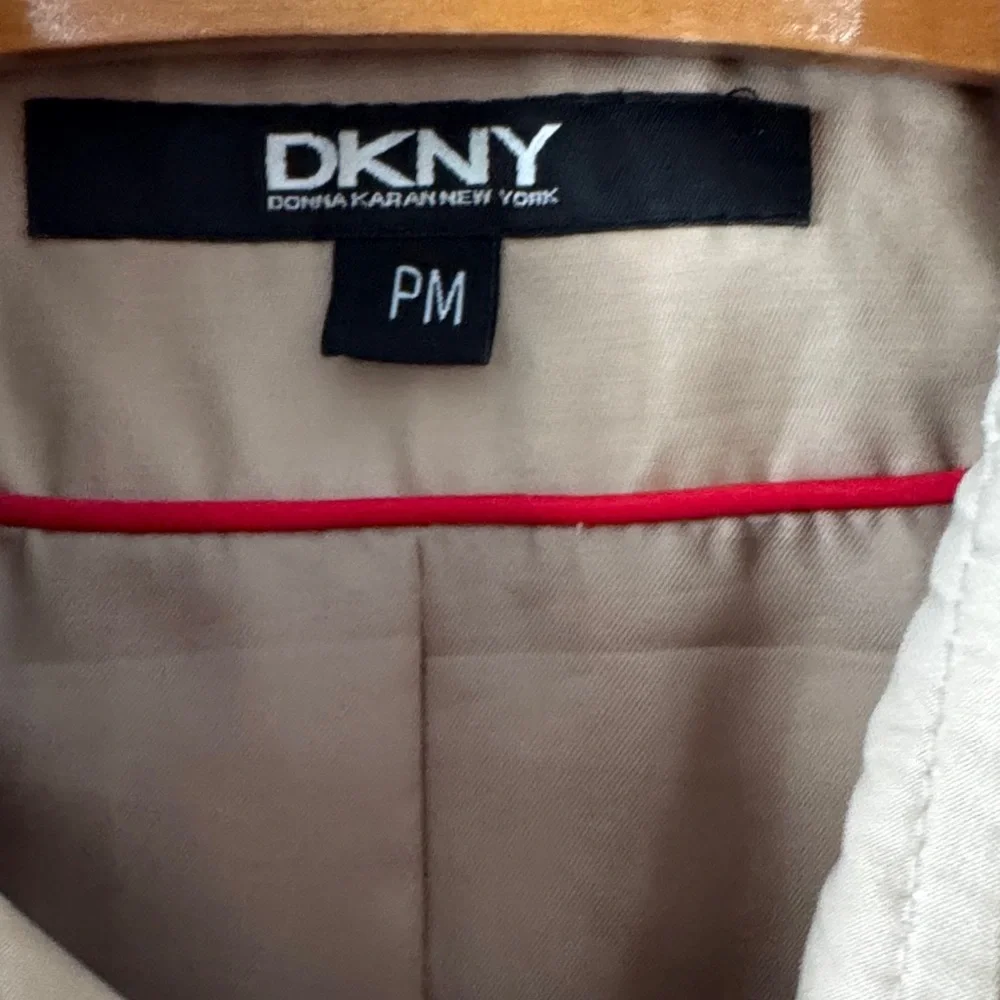 DKNY Fashionable & Timeless Women's Beige Trench Coat - Picture 4 of 11